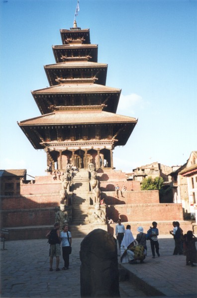 Nyatapola pagoda, Taumadhi Tol, Bhaktapur [4/11/99]
