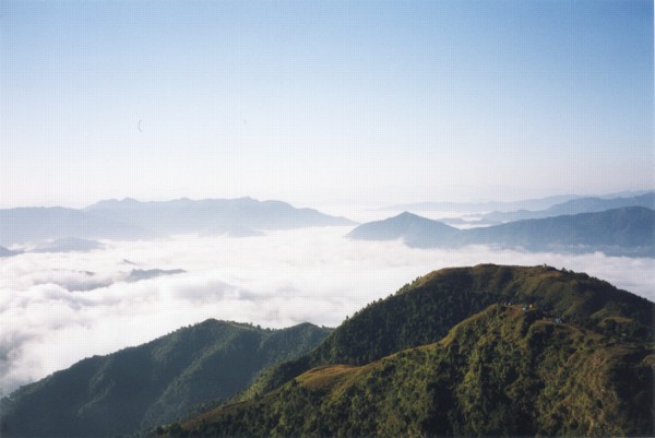 Cloud cover over Begnas Tal lake [26/10/99]